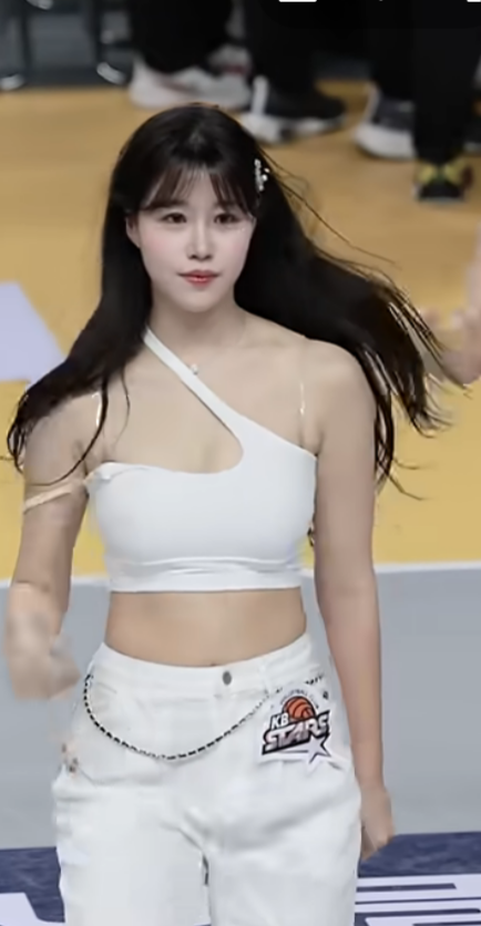 kb손해보험배구단 김도아치어리더