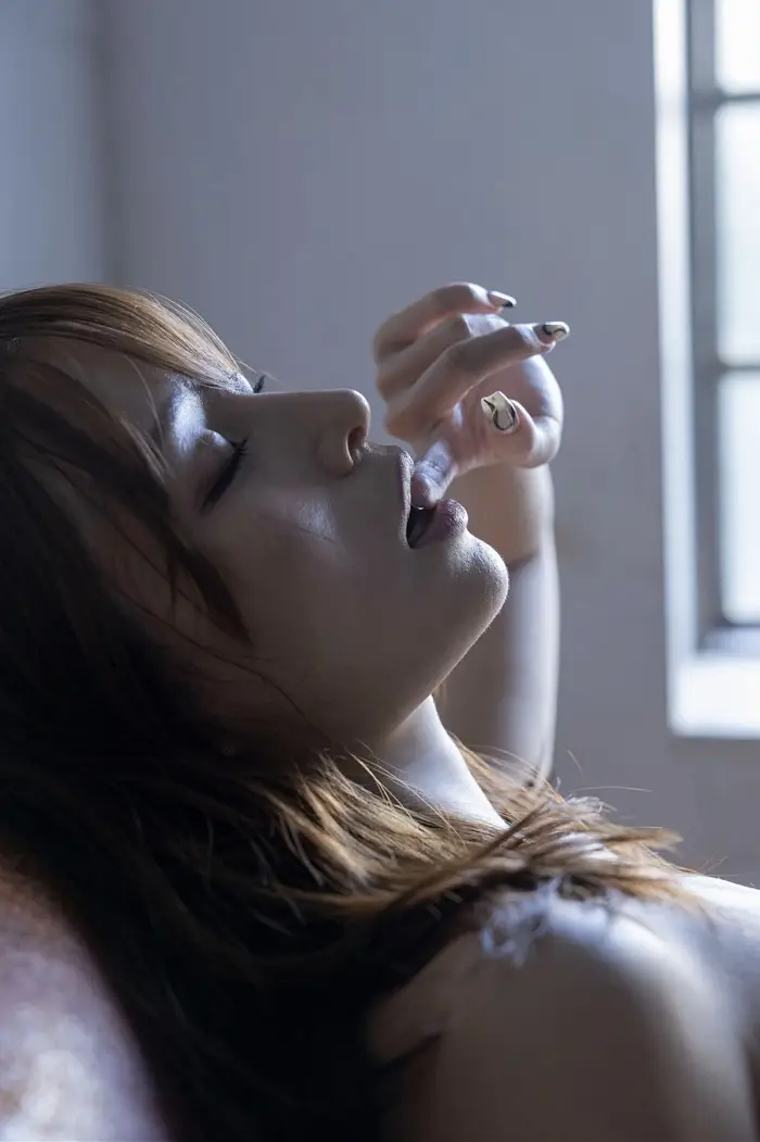 이토 마유키, 누드 사진집 「전부 보여줄게」 Set.02