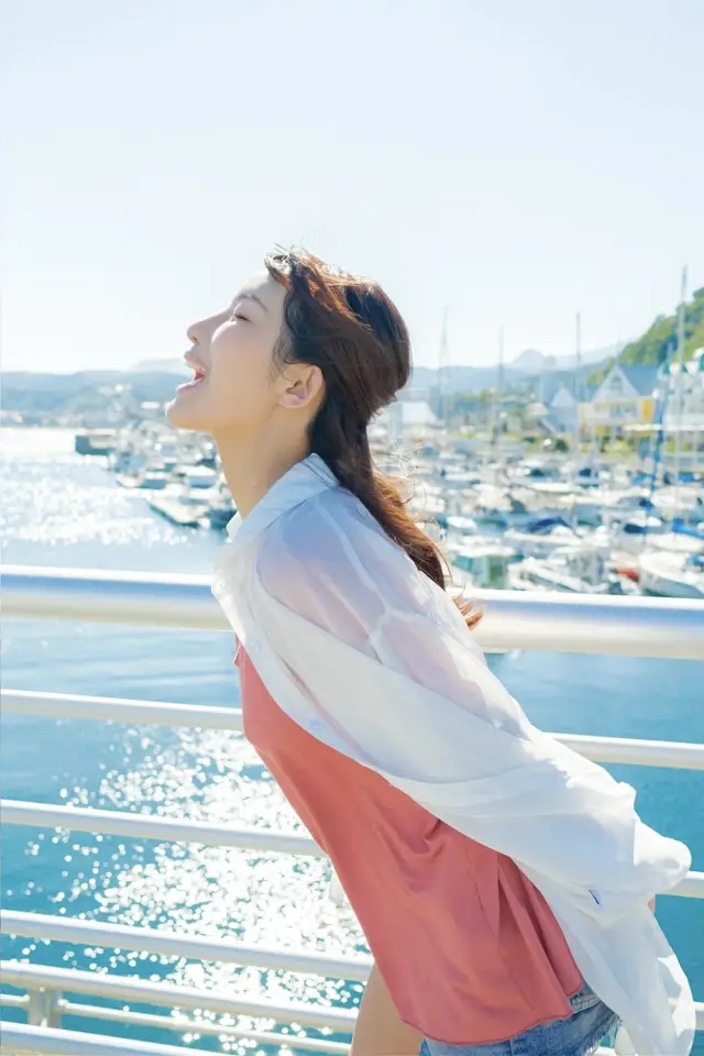 코토이 아리사 사진집 『코토이에게 사랑과 진홍과 새벽의 완전판』 Set.01