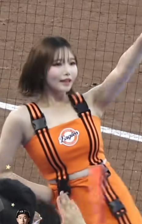 까르르르~ 치어리딩하다가 빵터진 야구여왕 아야카 치어리더