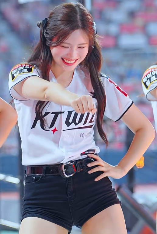 이렇게 빵터진거 처음봄ㅋㅋ 김정원 치어리더 Hold Up 아웃송