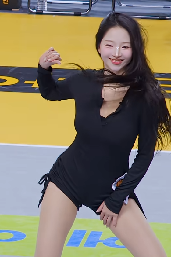 퇴근길 팬 보유가 어마어마하신분 이연진 치어리더 직캠