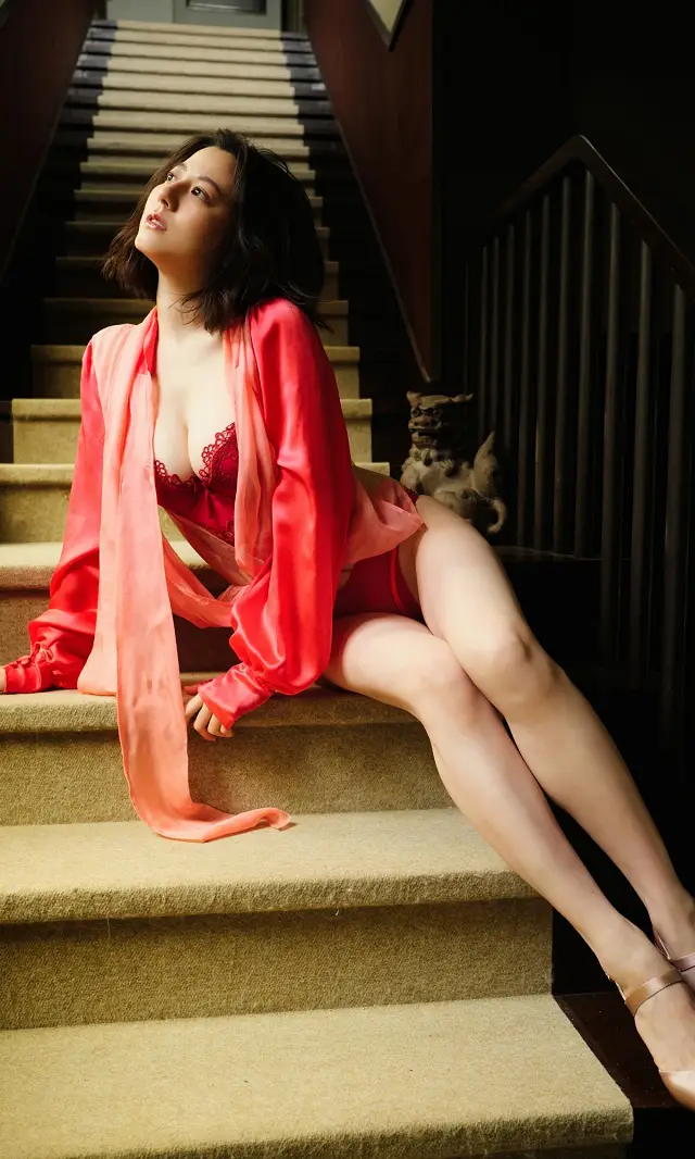 스기모토 유미 포토북 「미마녀」 세트.02