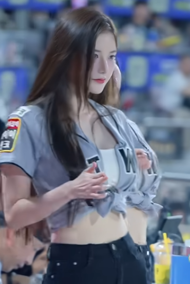 피리춤의 원곡 가수 치어리더 김해리 Kim Hae-ri 哈里 金 직캠 fancam kt 위즈 아웃송 whistle dance