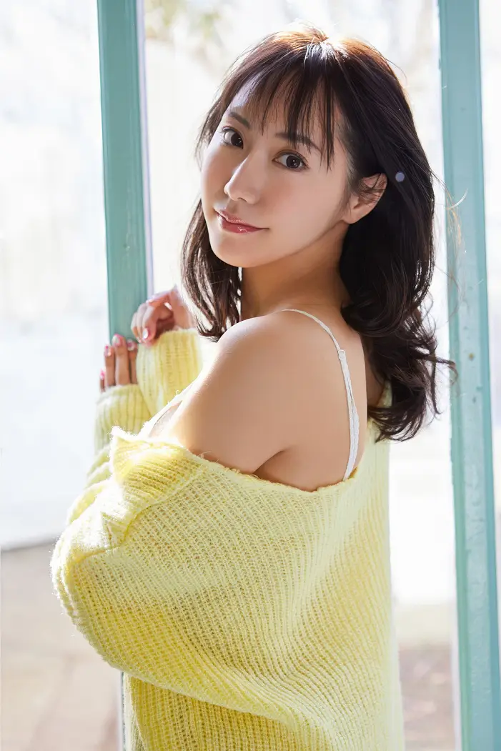 이누마루 리리코 (戌丸凛々子), FRIDAY 디지털 사진집 『현직 대형 광고 대행사 OL의 글래머러스 바디 vol.2』 Set.03