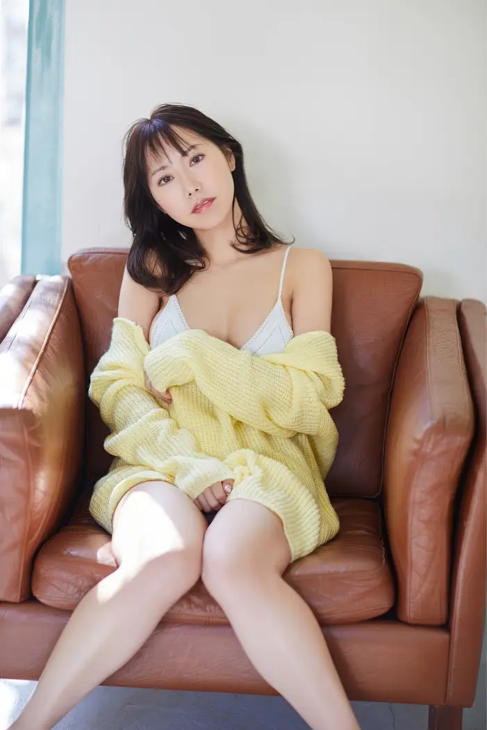 이누마루 리리코 (戌丸凛々子), FRIDAY 디지털 사진집 『현직 대형 광고 대행사 OL의 글래머러스 바디 vol.2』 Set.03