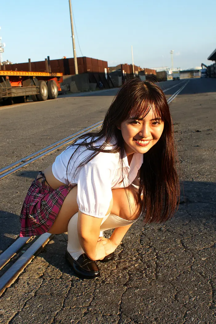 토요다 루나, 《얀마가 디지털 사진집》 「그 아이가 수영복을 입으면… 」 Set.03