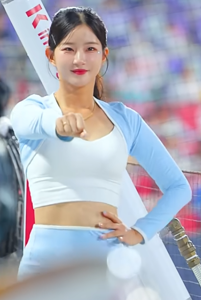 얼굴만 봐도 유잼이였던 레전드 미모 김진아 치어리더