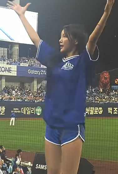 성승요  신비 치어리더 직캠  오늘도 실물 미모 예쁨 폭발!