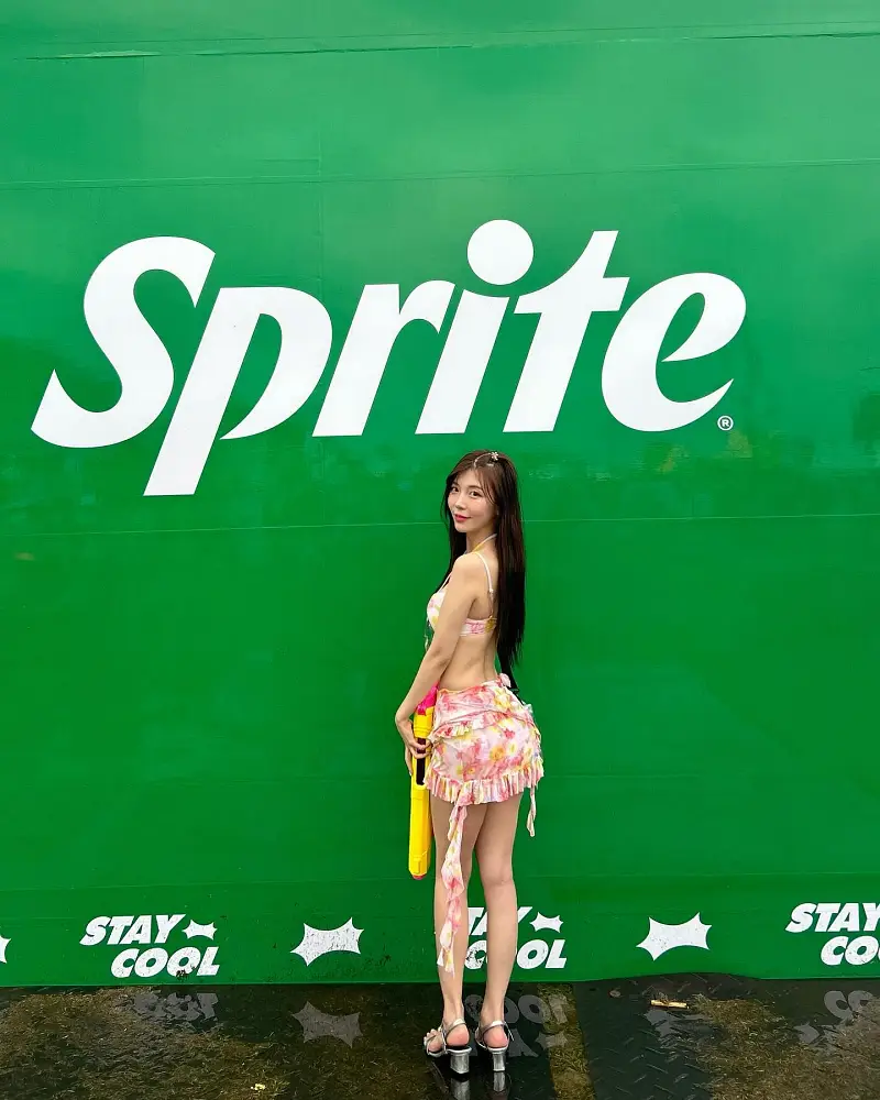 워터밤 너무 힘들어서 초점을 잃어가는 내 눈