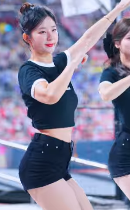 새침하게 아웃송 뚜뚜뚜뚜 김진아 치어리더 金吉娜 Kim Jina Cheerleader ktwiz