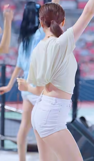 일단 난 아무데도 못갈듯 아웃송 이금주 치어리더 Lee Geumju Cheerleader ktwiz