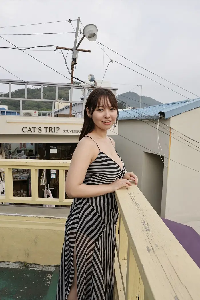 혼고 유즈하, 주간 플레시 + 스페셜 No.343 2주차 「NEW ME」 Set.02