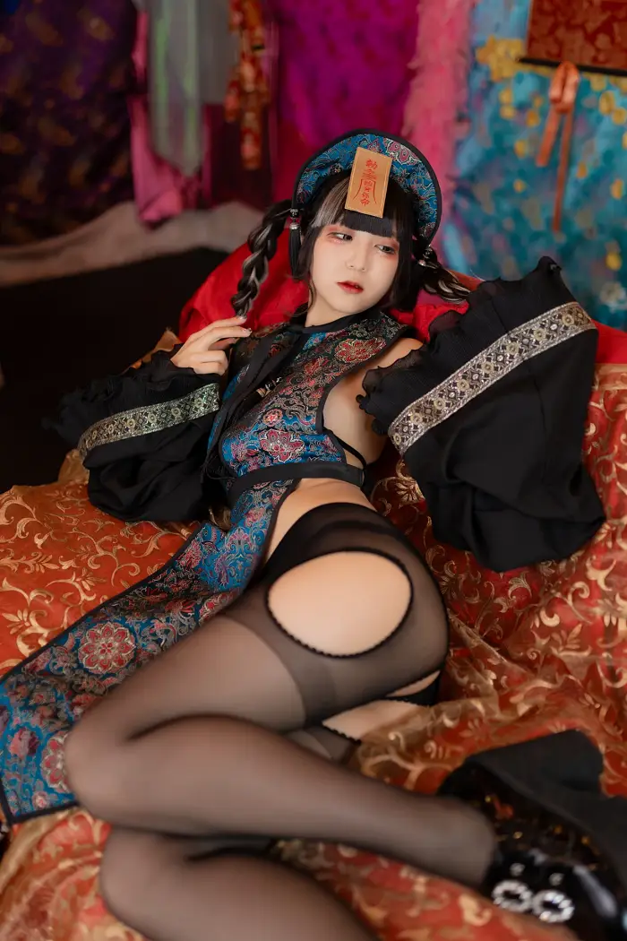 고나시 아이, 사진집 「Nothing Colored 01」 Set.02